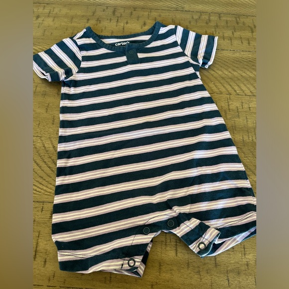 Carters Romper - Picture 1 of 3